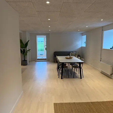 Cozy And Newly Renovated Close To Aalborg Appartement